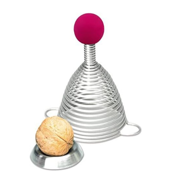 Take 2 | Naomi Nussknacker | innovatives Design mit rosa Kugel | hochwertige Materialien | ergonomischer Griff | müheloses Knacken von Nüssen | stilvolles Küchenaccessoire