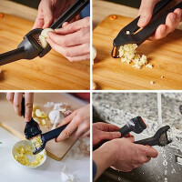 Fiskars Knoblauchpresse mit ausklappbarem Gittereinsatz und Schaber, Länge: 16 cm, Kunststoff/Metall, Functional Form, Schwarz, 1028361