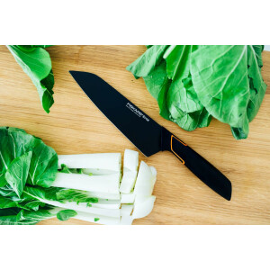 Fiskars Santoku-Messer, Modernes Design, Gesamtlänge: 29 cm, Qualitätsstahl/Kunststoff, Edge, 1003097, Schwarz / Orange