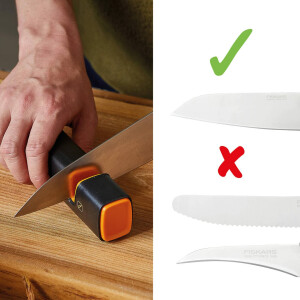 Fiskars Messerschärfer für scharfe Messerklingen aus Stahl, Keramikschleifstein, Edge, Roll-Sharp, Schwarz/Orange, 1003098