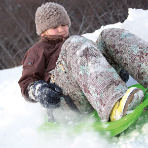 Prosperplast | Schneerutscher Porutscher Schneeflitzer für Kinder Kunststoff Kinderbob Bob Schlitten Rodel Schneegleiter mit Zugseil und Bremse (Grün)