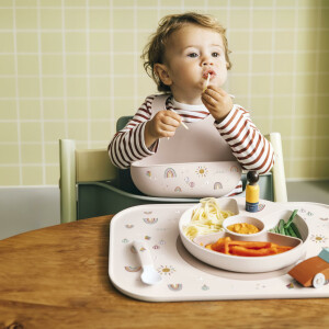 Mepal - Babygeschirr Set Mio - Inklusive auslaufsicherem Trinklernbecher, Kinderteller mit Unterteilung & Lernlöffel - Spülmaschinengeeignet & BPA frei - 3-teilig Set - Sunshine & Rainbow