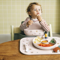 Mepal - Babygeschirr Set Mio Little Dutch - Inklusive auslaufsicherem Trinklernbecher, Kinderteller mit Unterteilung & Lernlöffel - Spülmaschinengeeignet & BPA frei - 3-teilig Set - Little Farm