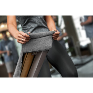 Stryve | Towell + Sporthandtuch | Anthrazit-Grau | ultra saugfähig | rutschfestes Design | perfekt für Fitness & Sport | Hygieneschutz
